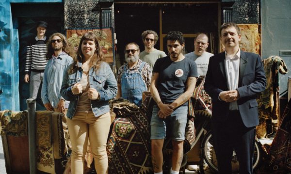 Astéréotypie, groupe de rock français, photographié à Saint-Ouen le 25 mai 2024 par Mathieu Zazzo Astéréotypie, groupe de rock français, avec de gauche à droite: Aurélien Lobjoit, Arthur B. Gillette, Claire Ottaway, Eric Tafani, Benoît Guivarch, Christophe L'Huillier, Yohann Goetzmann et Stanislas Carmont, photographiés à Saint-Ouen le 25 mai 2024 par Mathieu Zazzo